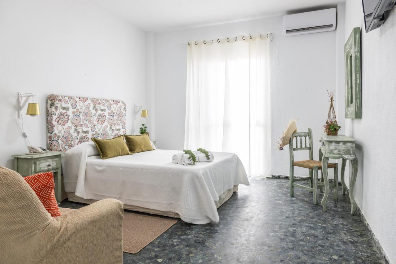 קוניל דה לה פרונטרה Hotel Marhava מראה חיצוני תמונה