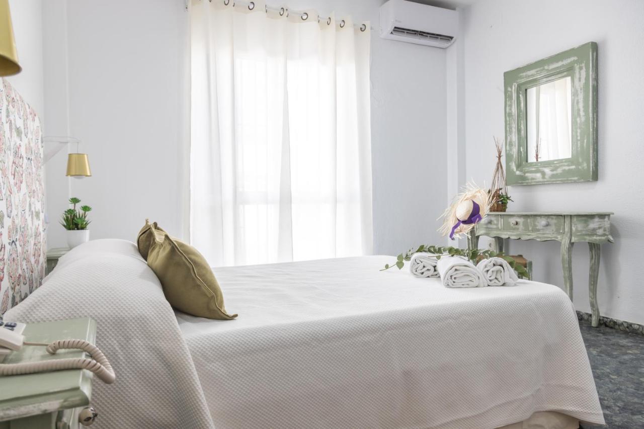 קוניל דה לה פרונטרה Hotel Marhava מראה חיצוני תמונה