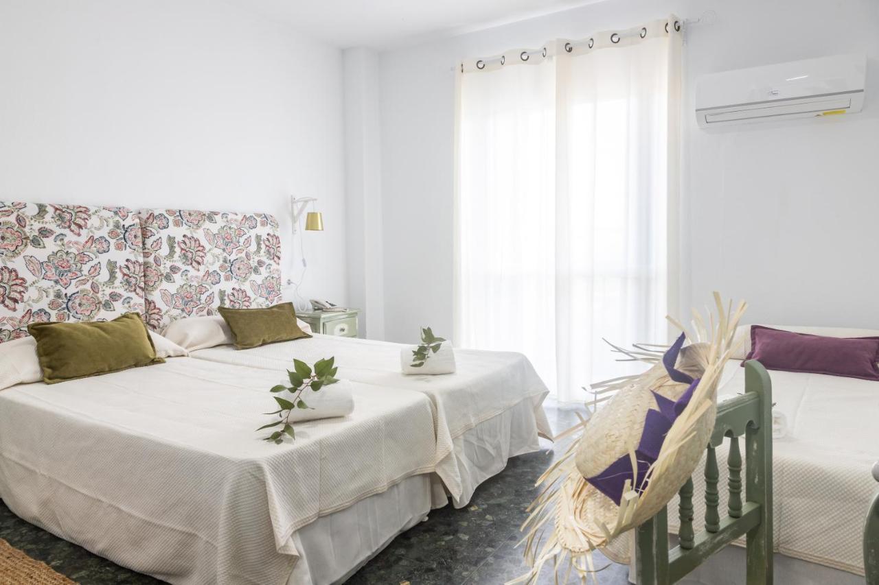 קוניל דה לה פרונטרה Hotel Marhava מראה חיצוני תמונה