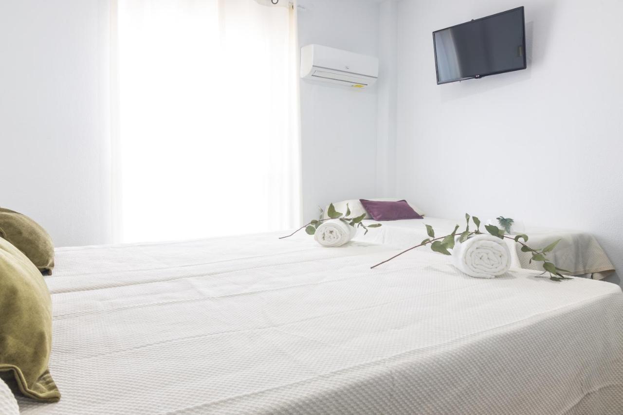 קוניל דה לה פרונטרה Hotel Marhava מראה חיצוני תמונה