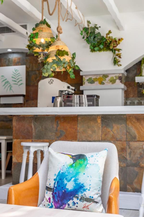 קוניל דה לה פרונטרה Hotel Marhava מראה חיצוני תמונה