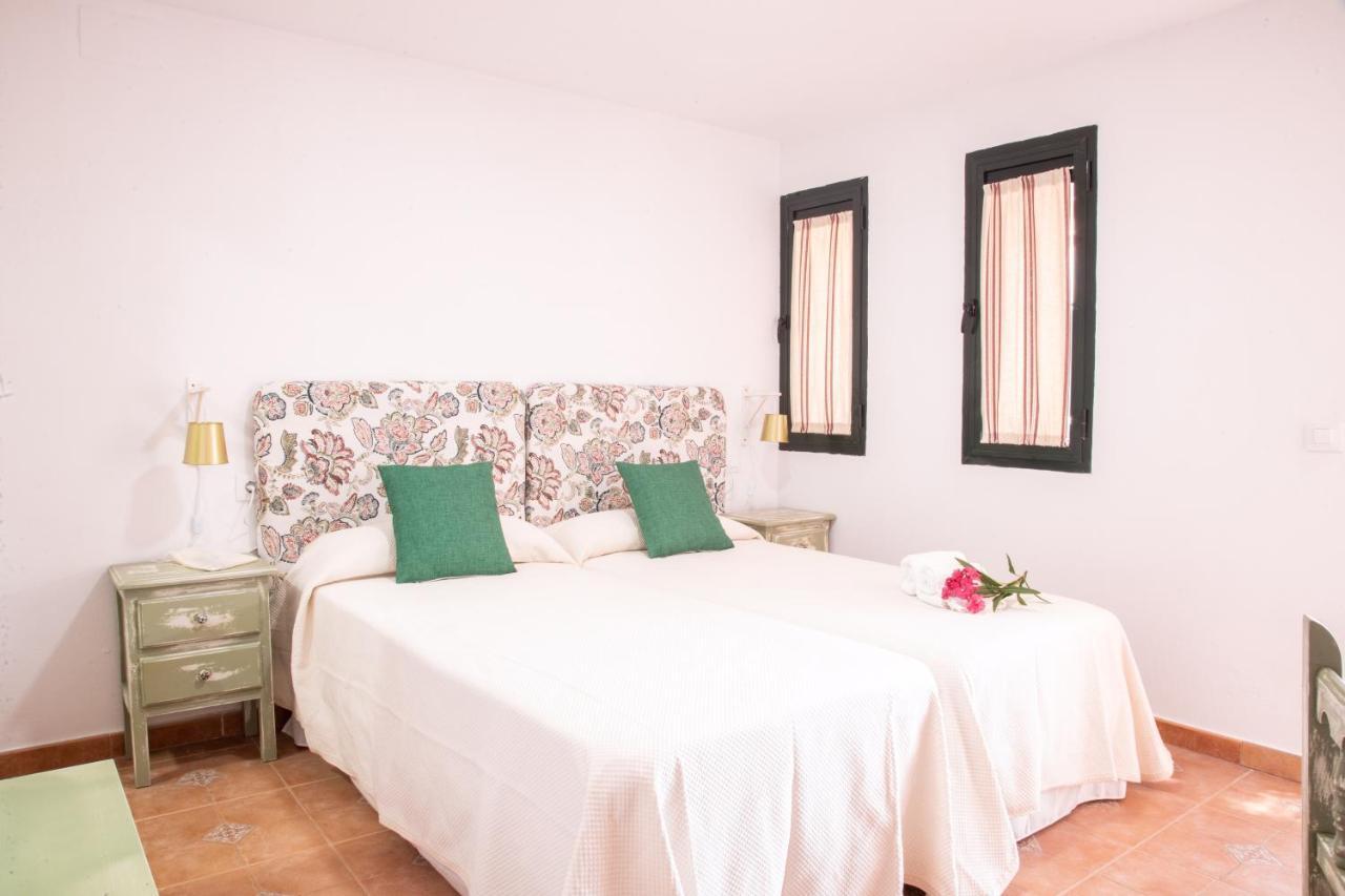 קוניל דה לה פרונטרה Hotel Marhava מראה חיצוני תמונה