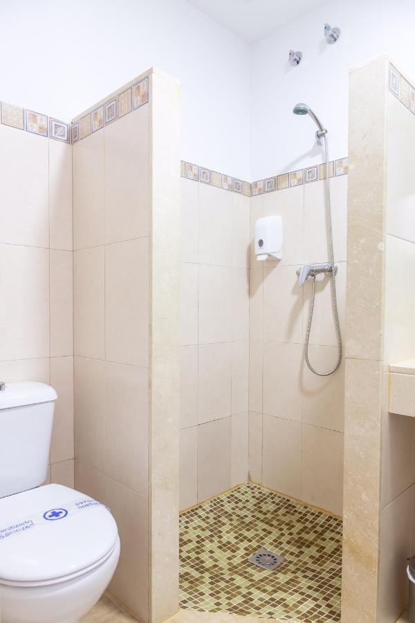 קוניל דה לה פרונטרה Hotel Marhava מראה חיצוני תמונה